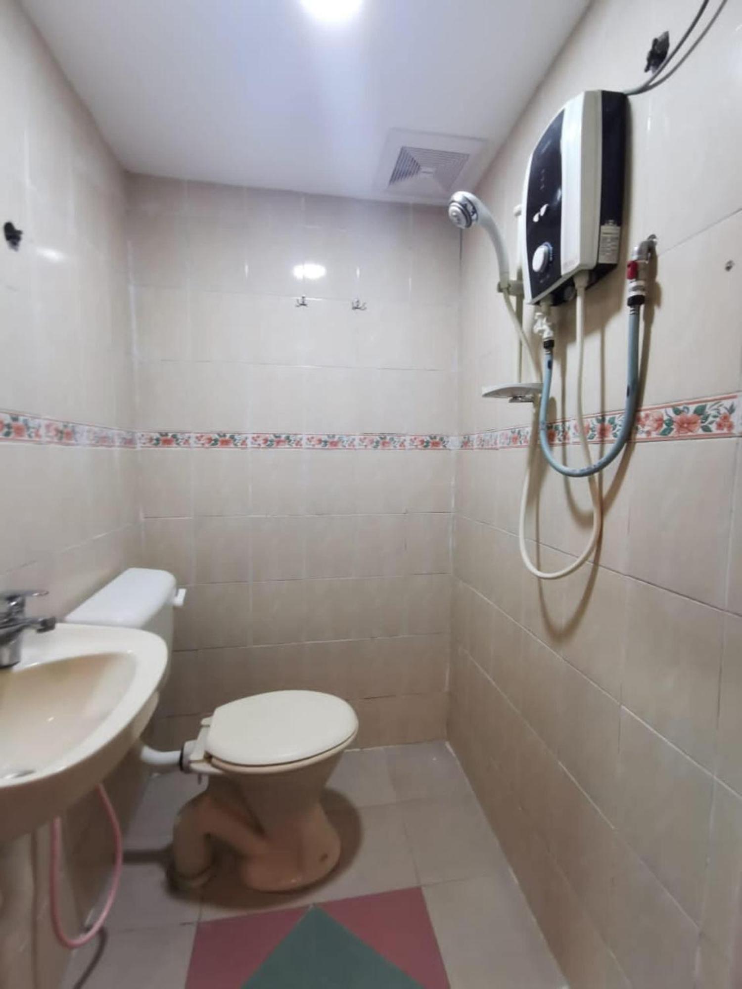 Super Oyo 90086 My Seven Days Inn Джохор-Бару Экстерьер фото